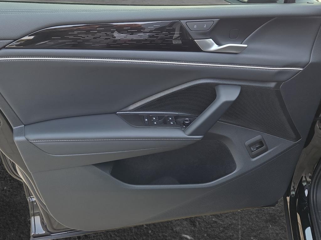 Volkswagen Tiguan 7