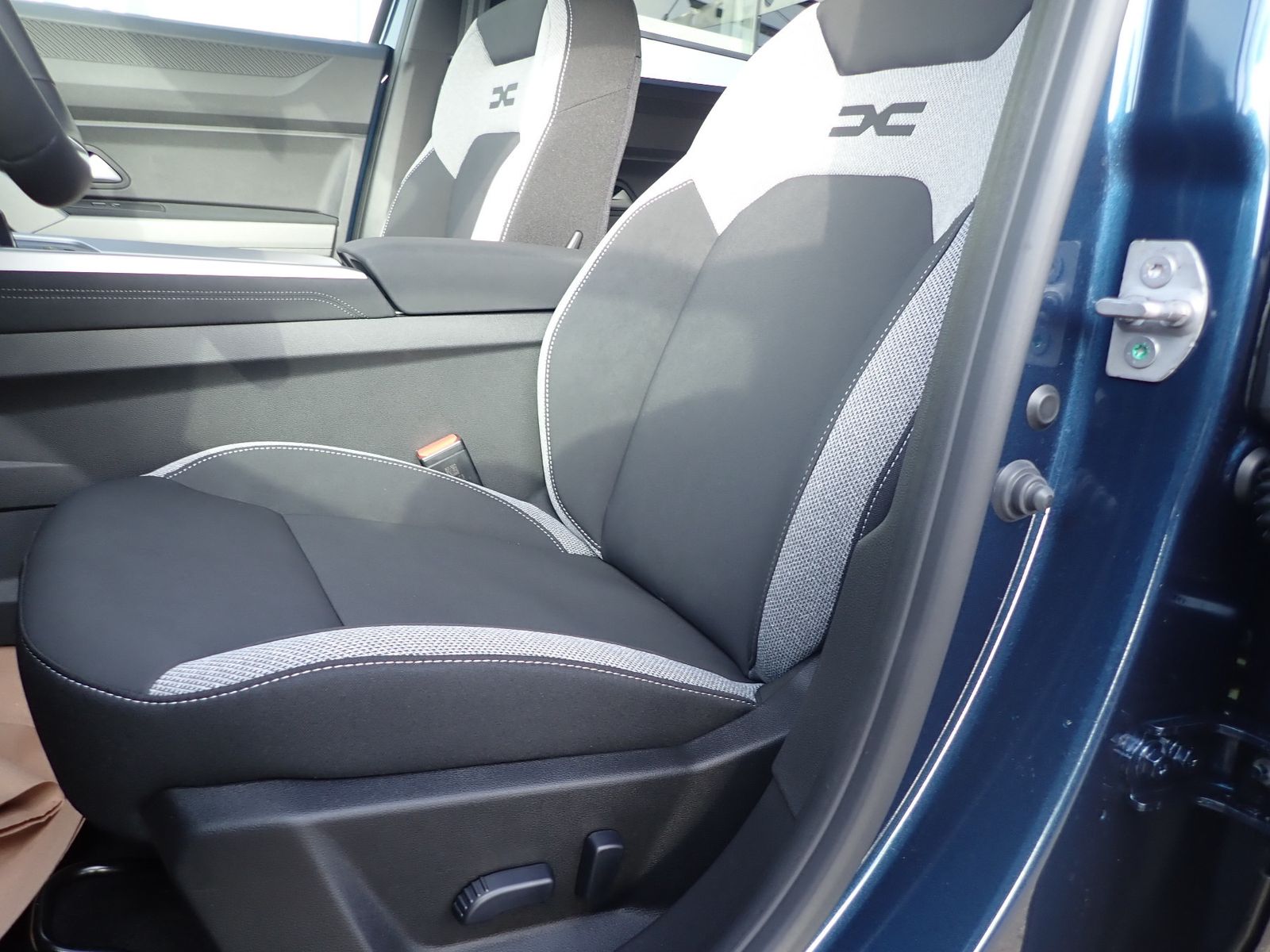 Fahrzeugabbildung Dacia Bigster Journey HYBRID 155