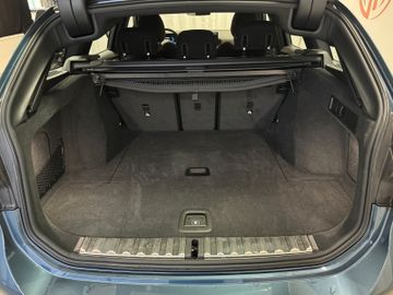 BMW 330 i Touring xDrive M Sport Navi LED Kamera