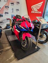 Honda Leasing 295 € ohne Anz. CBR 1000 RR-R Fireblade - Offers