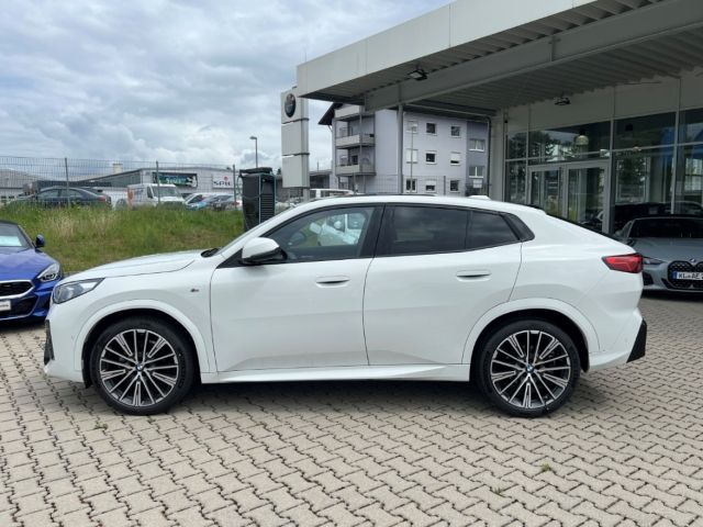 BMW X2 xDrive20d M Sport 20'' IconGlow HUD AHK Pano foto 4