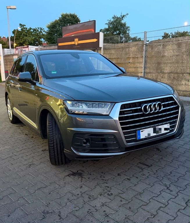 Image of Audi Q7