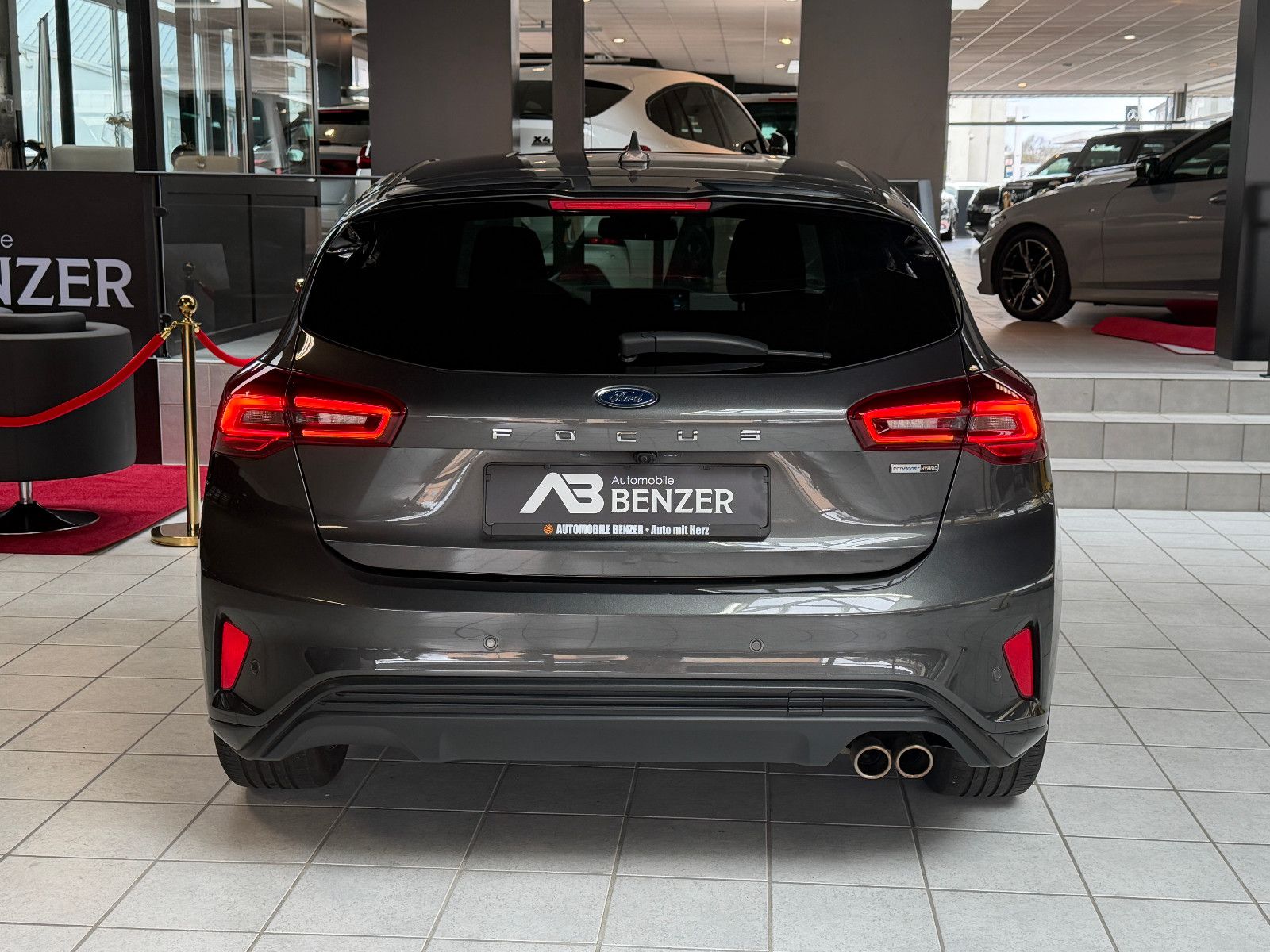 Fahrzeugabbildung Ford Focus /ST-LINE/AUTOMATIK/KAMERA/NAVI/SHZ/ACC