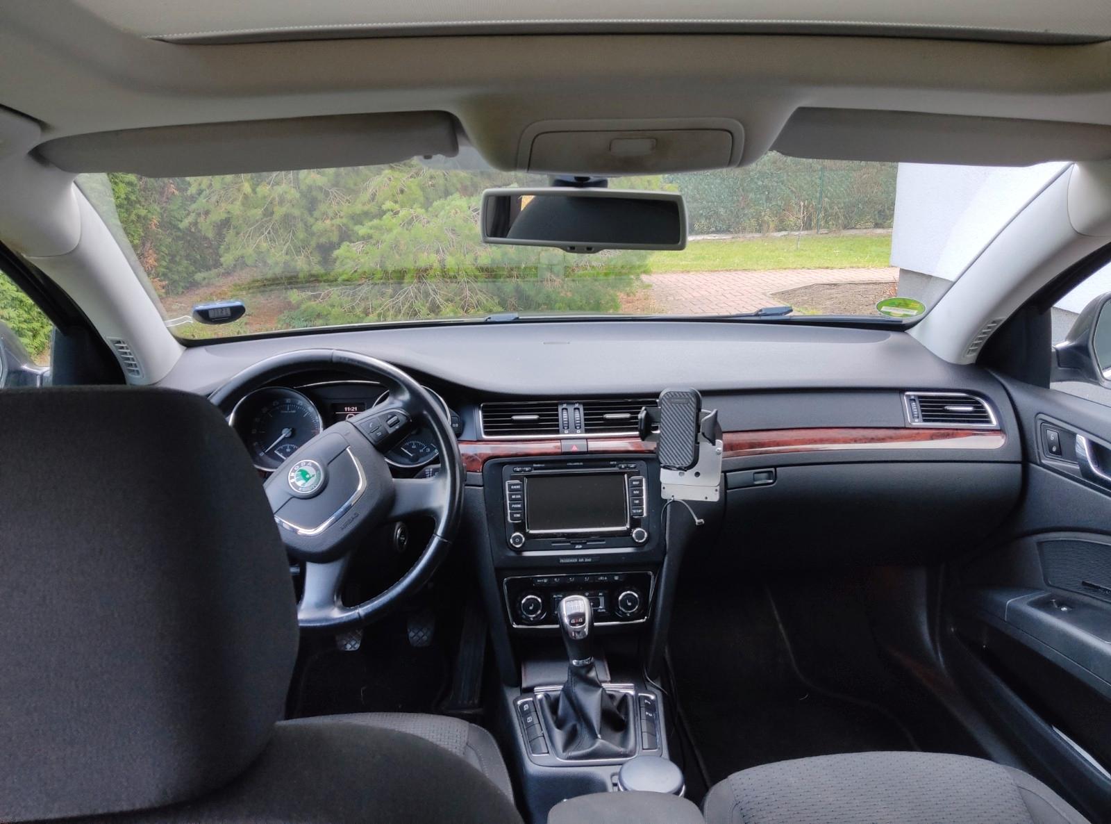 Skoda Superb 2011 — photo 7