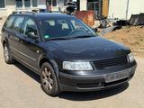 Volkswagen Passat Variant 1.8 T Highline Variant*TÜV*7.2026 - Volkswagen Passat Variant aus 1999