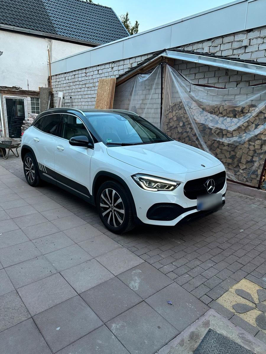 Mercedes-Benz GLA 200