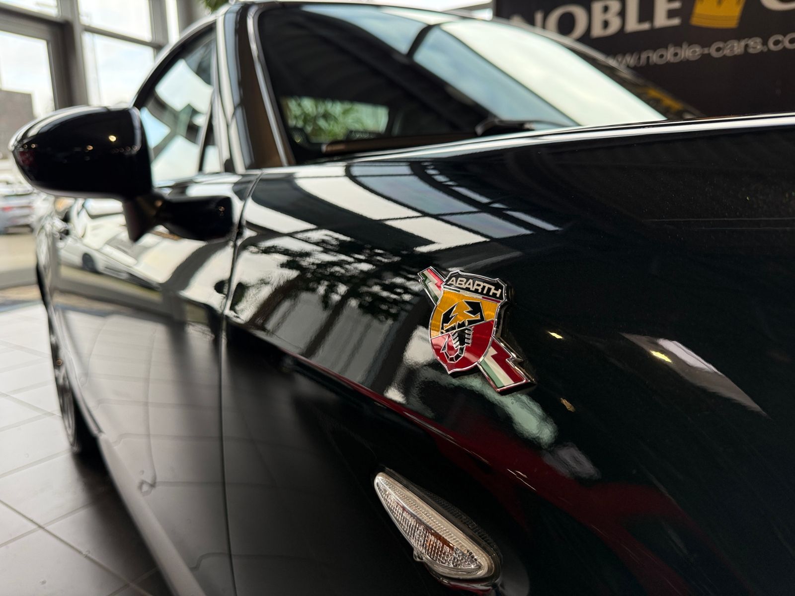 Fahrzeugabbildung Abarth 124 Spider 1.4 MultiAir Turbo Turis. BOSE