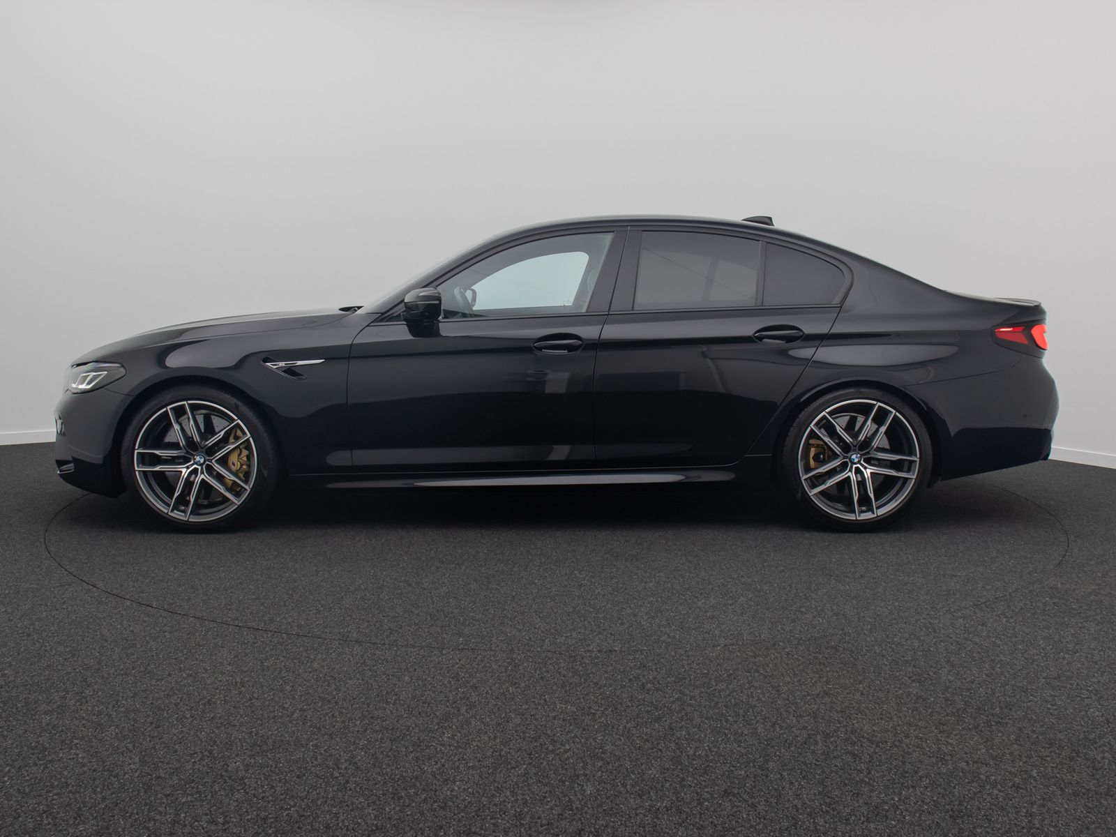 Fahrzeugabbildung BMW M5 xD M Driver´s 360°DAB Belüftung MCarbKeramik