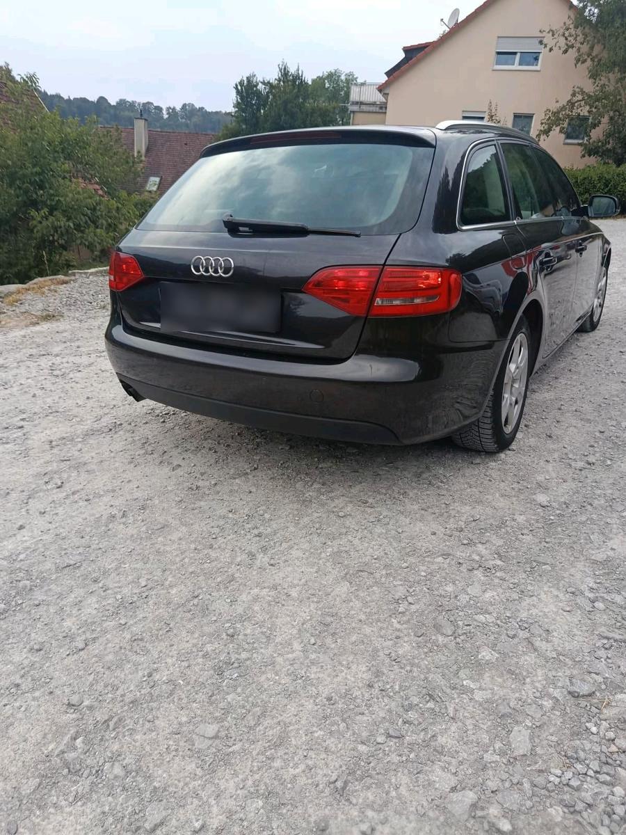 Audi A4 2010 — photo 7