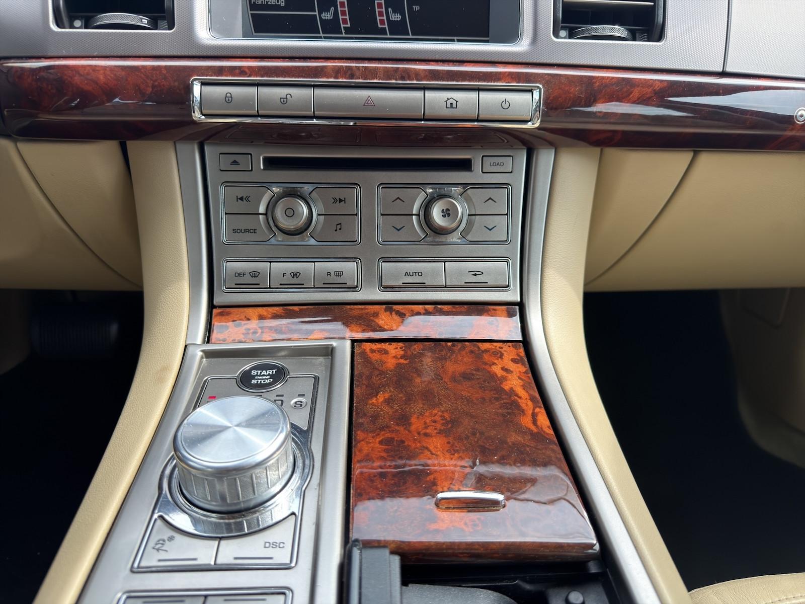 JAGUAR XF 3.0 V6 275CH LUXE