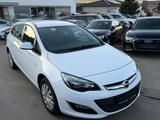 Opel Astra J Sports Tourer Selection*NEU*TÜV*1.6*AHK - Opel Astra: Selection