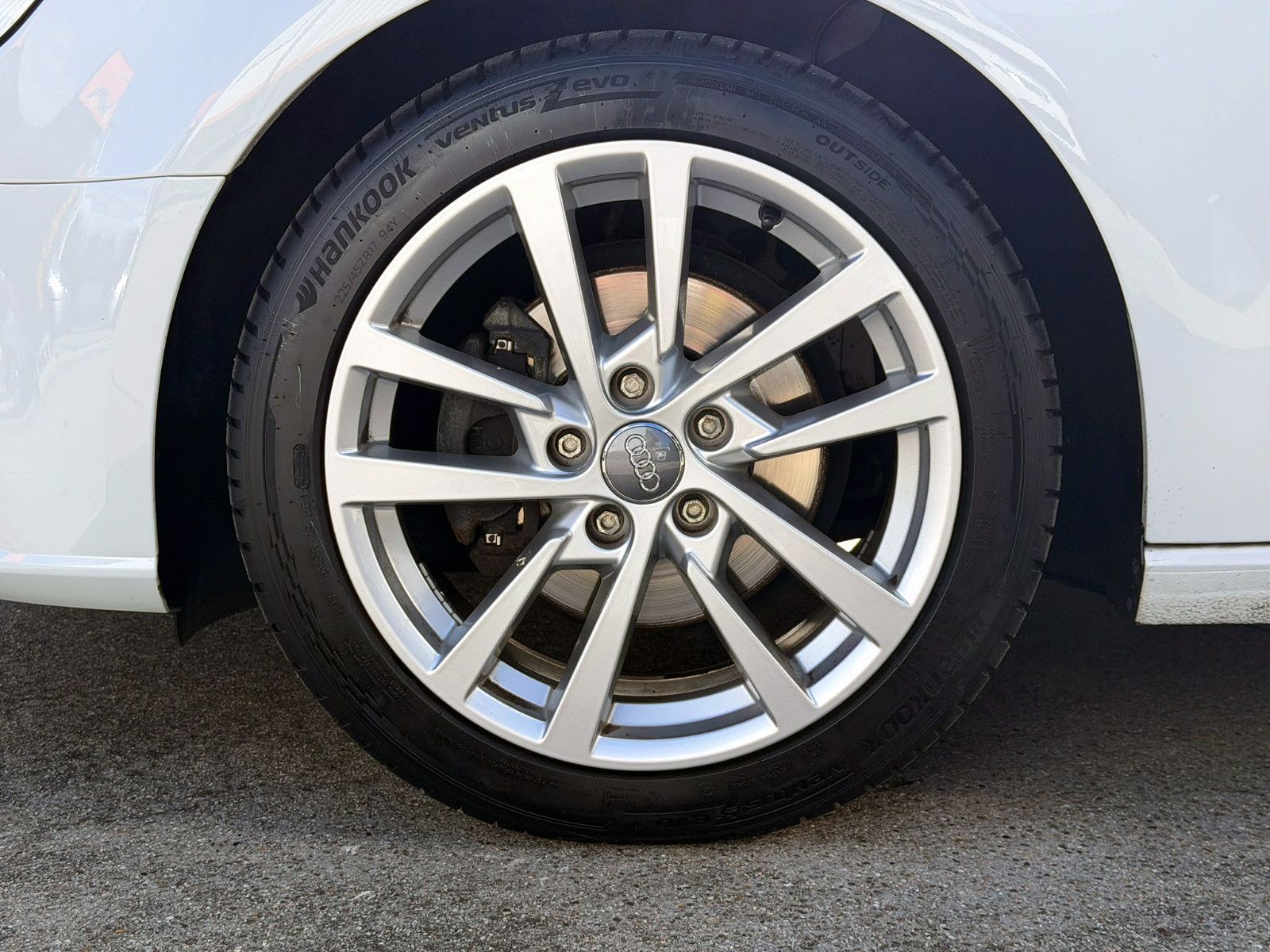 Fahrzeugabbildung Audi A3 Sportback 35TFSI S-Tronic NAV PDC TEMP SHZ