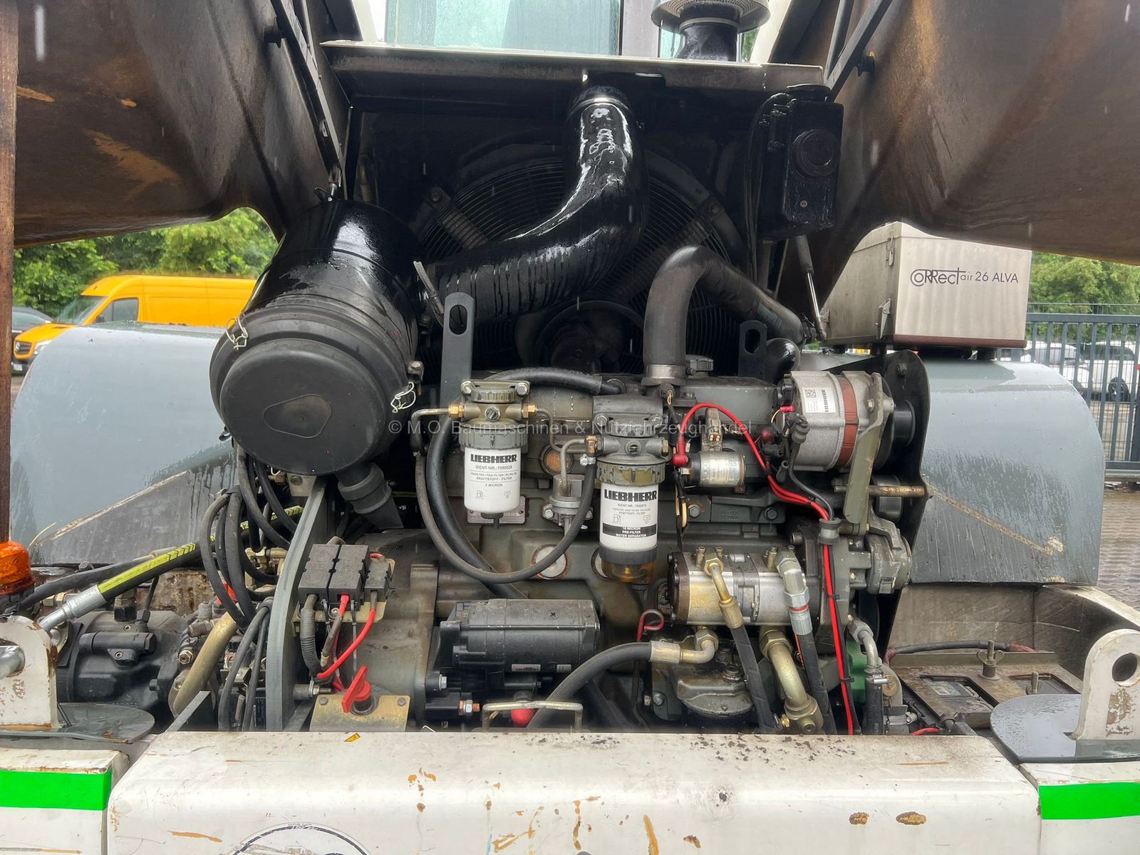 Fahrzeugabbildung Liebherr L 524 Radlader / AC / Klappschaufel