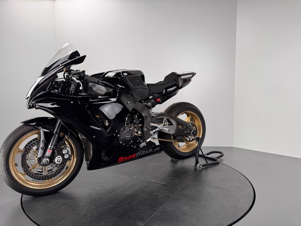 Fahrzeugabbildung Yamaha YZF-R1 RACEBIKE *ÖHLINS *AKRA *H2O *UVM.