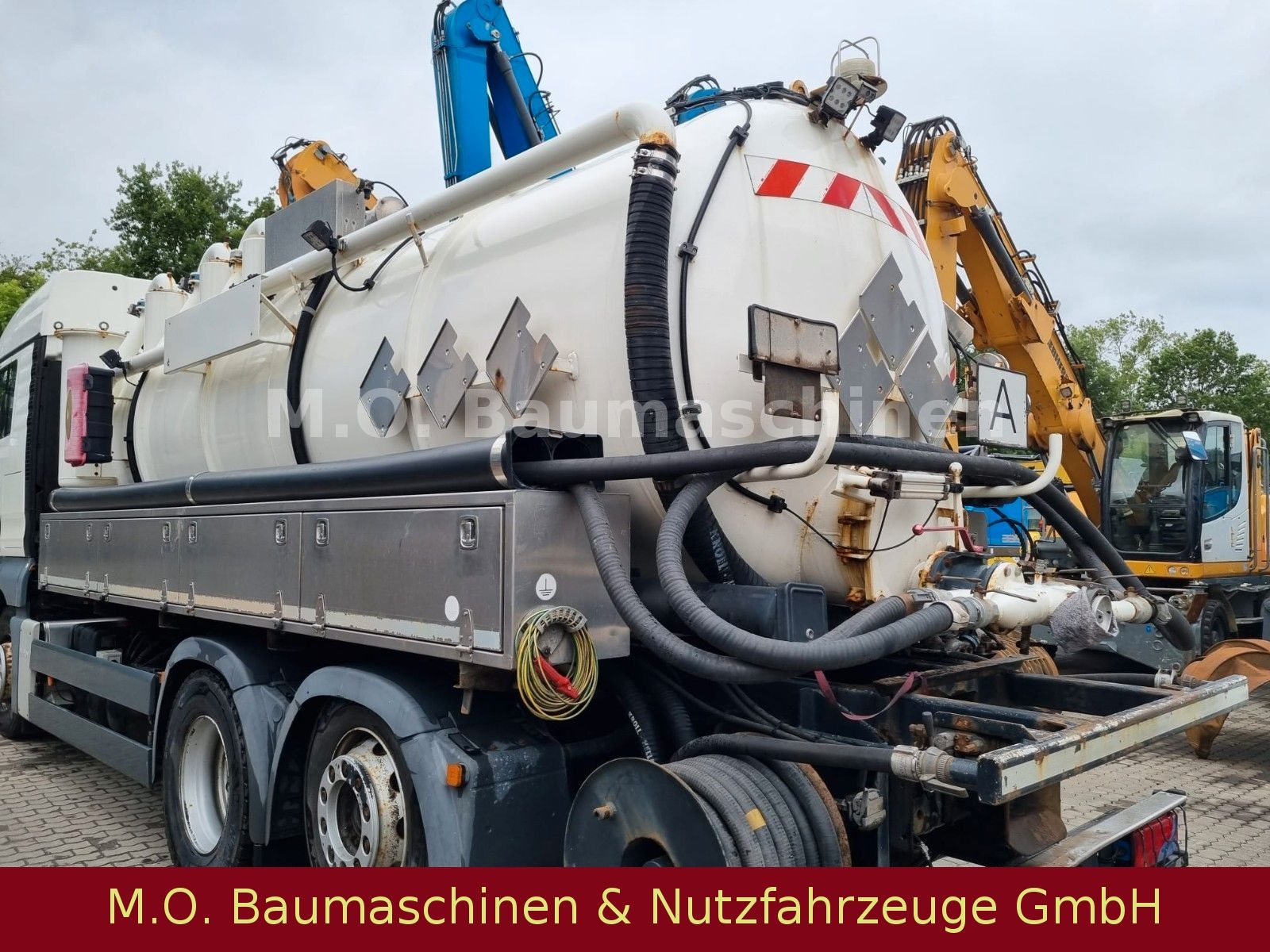 Fahrzeugabbildung MAN TGX 26.440 / Kroll 35609 / L+L Achse / Euro5/ADR