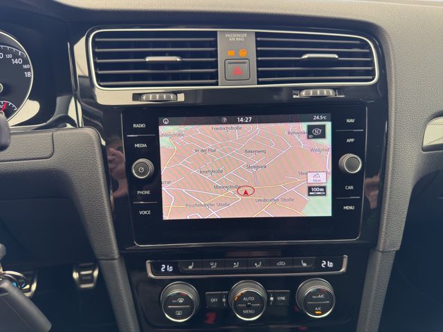 Fahrzeugabbildung Volkswagen Golf 1.0 TSI IQ.DRIVE Start-Stopp Navi+ACC+Sitzh