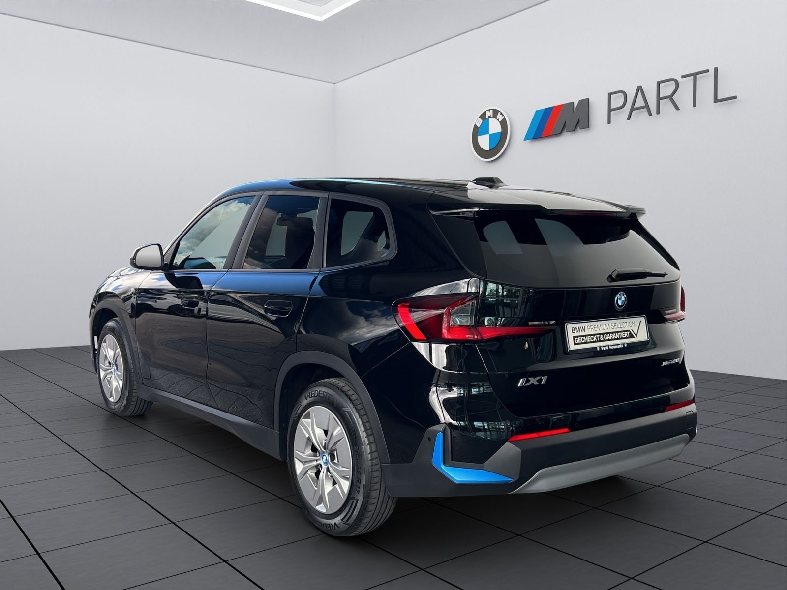 BMW iX1 xDrive30 adapLED RFK H/K Keyless adapM-FW imagem 3
