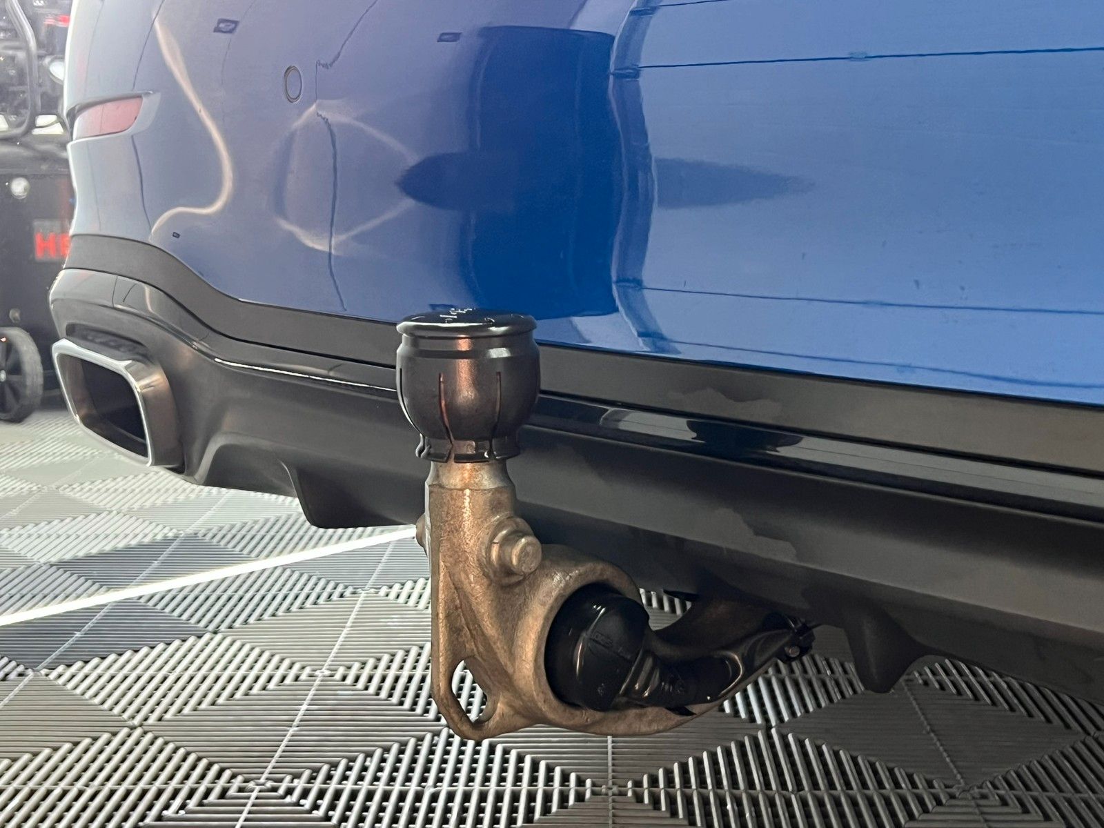 Fahrzeugabbildung Mercedes-Benz C 220 d Lim. AMG-LINE/LED/AHK/AMBI+/DISTRONIC+