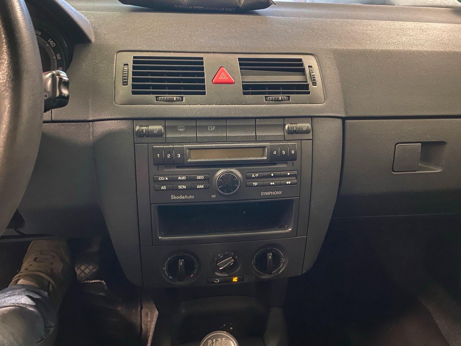 Skoda Fabia 2004 — photo 6