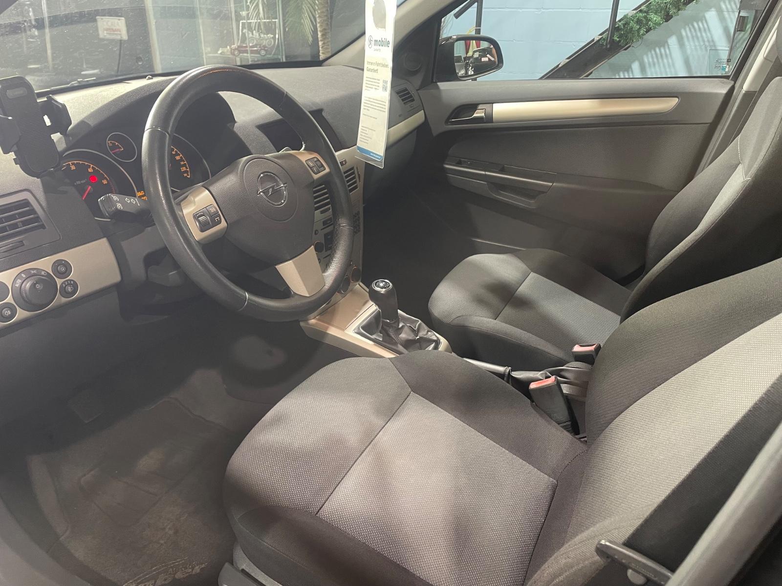 Opel Astra 2007 — photo 10