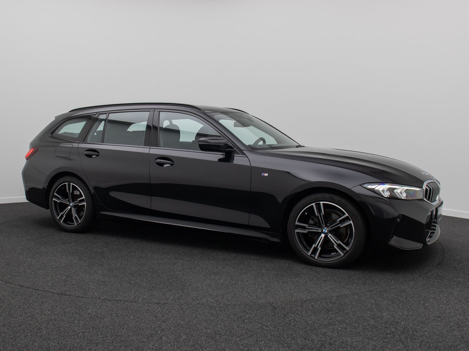 Fahrzeugabbildung BMW 320d xD M Sport DAB Alarm HUD Widscreen 18Zoll
