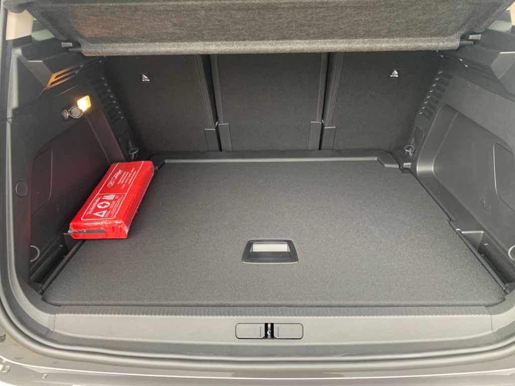 Fahrzeugabbildung Citroën C5 Aircross Pure Tech 130 S&S EAT8 FEEL PACK