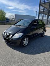 Mercedes-Benz A 160 A A 160 5-türig - Mercedes-Benz A 160 mit Benzin-Antrieb