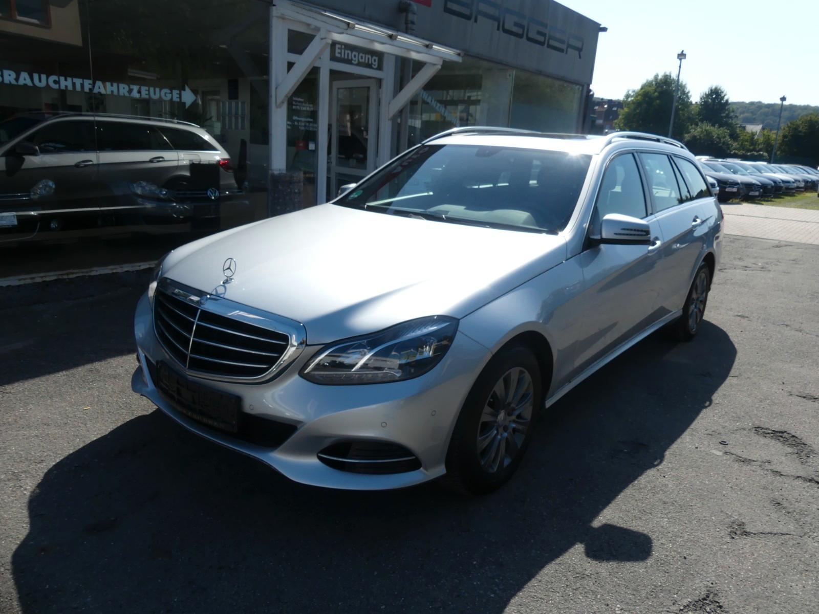 Mercedes-Benz E 220  T-Modell BlueEfficiency Automatik