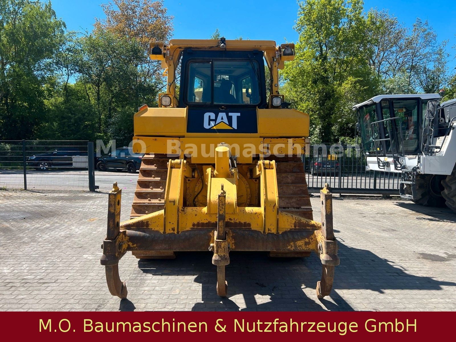 Fahrzeugabbildung CAT D6 T XL  / 4. Wegeplanierschild /Ripper /