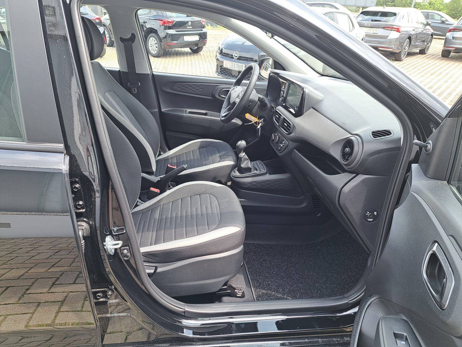 Fahrzeugabbildung Hyundai i10 1.0 MODELL 2025 NAVI WINTERPAKET KAMERA DAB