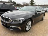 BMW 530 d xDrive Luxury Line,Luftfed.Pan.Head-Up - BMW 530 Gebrauchtwagen in Stuttgart