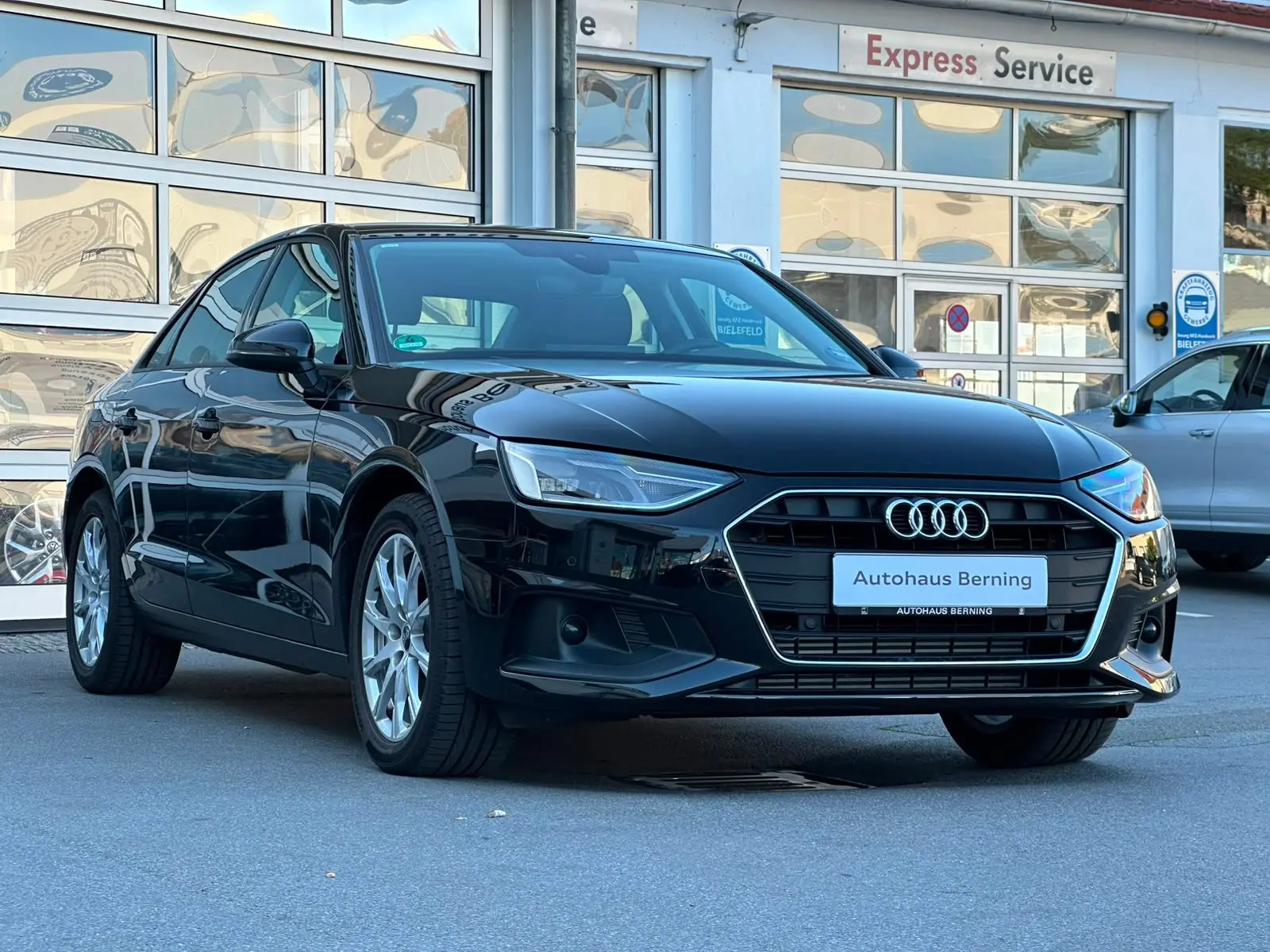 Audi A4 LIMOUSINE 40TFSI NAVI TEMPOMAT PDC