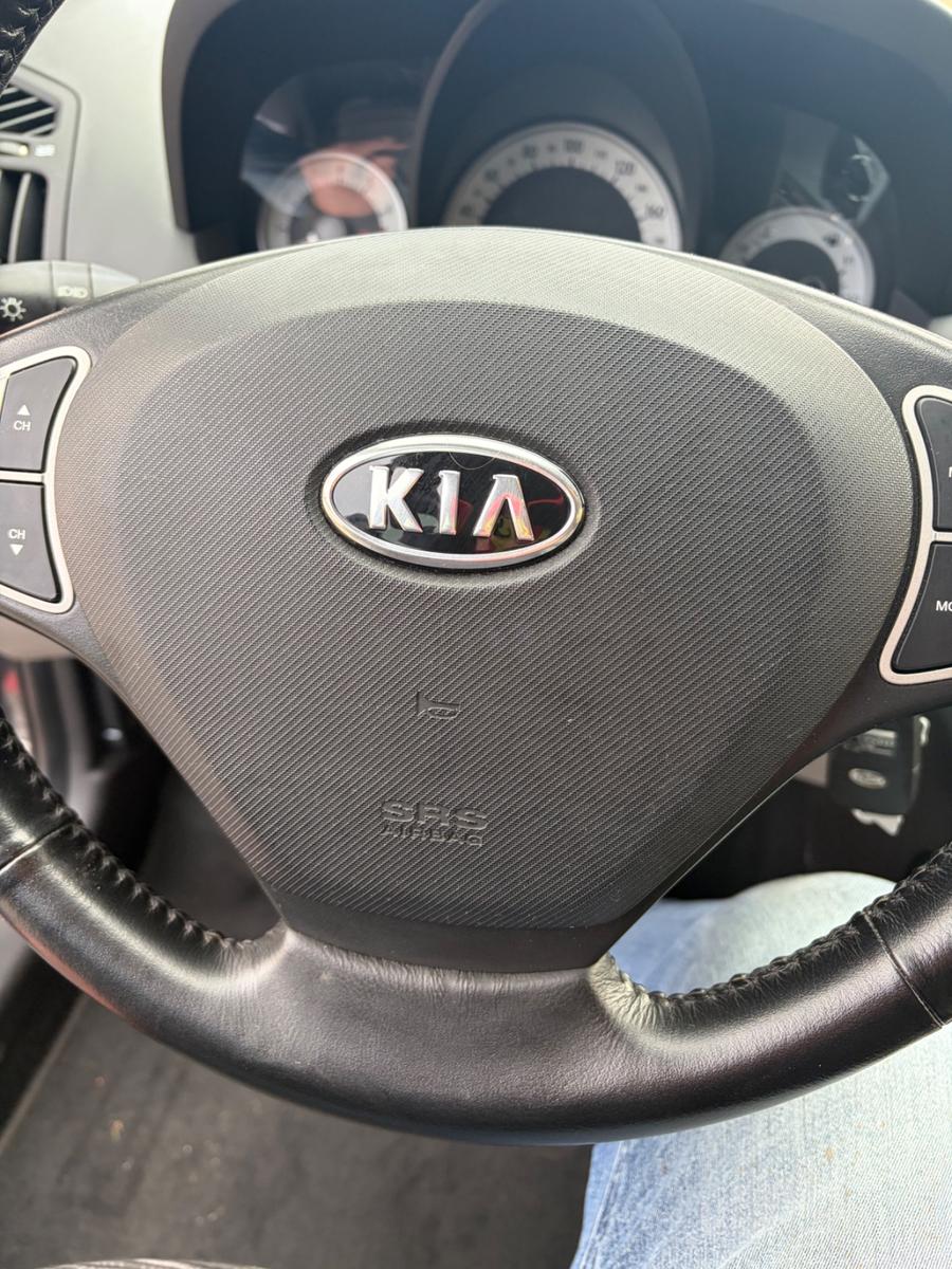 Kia cee'd 2010 — photo 28