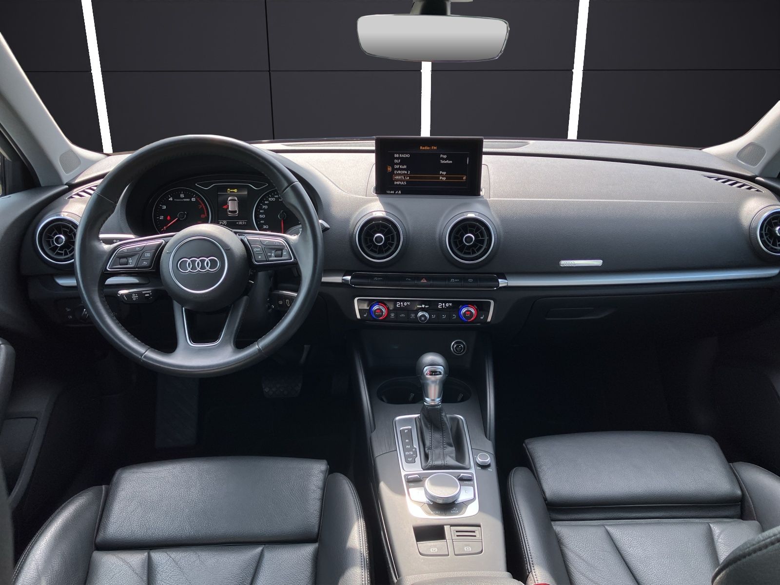 Fahrzeugabbildung Audi A3 Sportback S-Line S-tronic LED Navi ACC SHZ PD