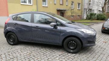 Fahrzeugabbildung Ford Fiesta Sync Edition, Sitzheizung, PDC vo.+hi.