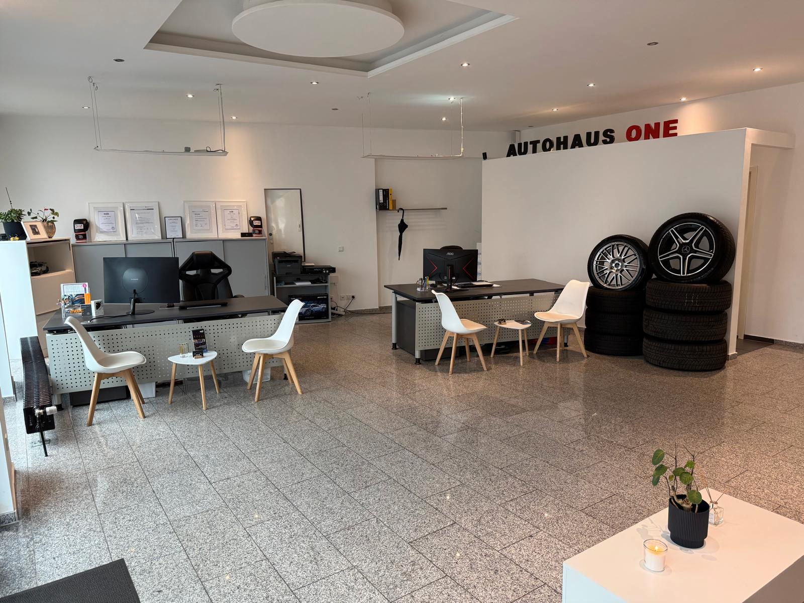 showroom-image-top