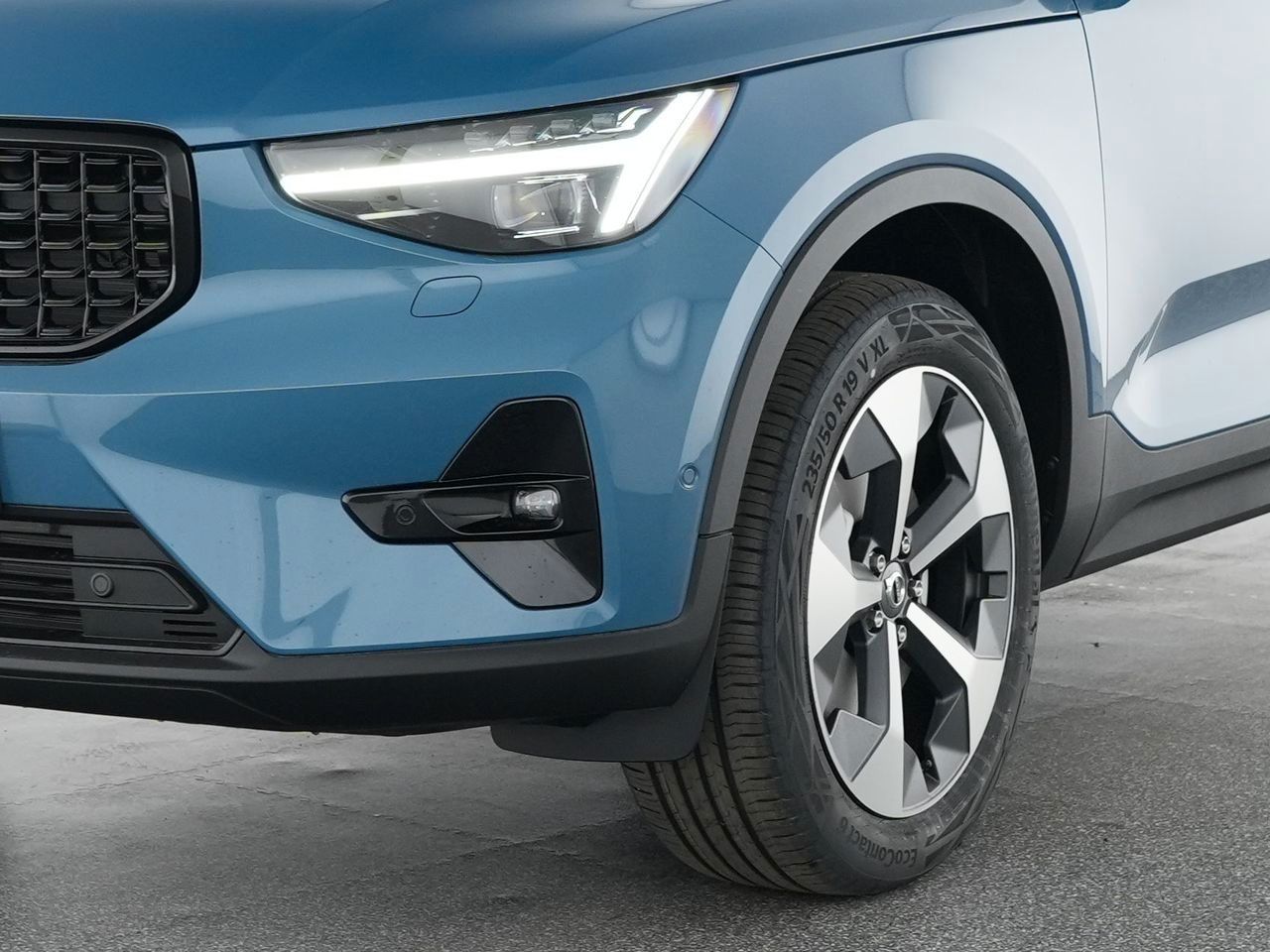 Fahrzeugabbildung Volvo XC40 Ultra Dark 2WD