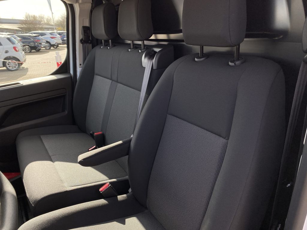 Fahrzeugabbildung Citroën Jumpy 1.5 Diesel 120 M S&S *NAVI*Rückfahrkamera*