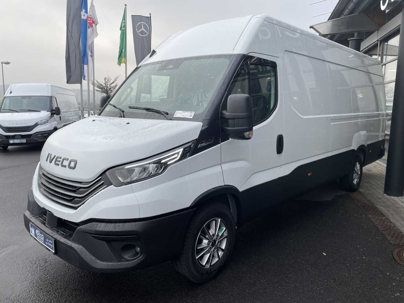 Fahrzeugabbildung Iveco Daily 35S18 A8 3.0L *AHK*Automatik*LED*Standh*