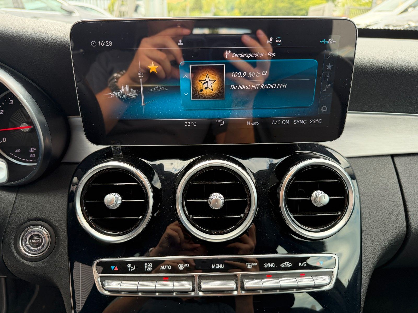Fahrzeugabbildung Mercedes-Benz C 180 T Avantgarde MBEAM+Distr+R-Kamera+LenkAssi