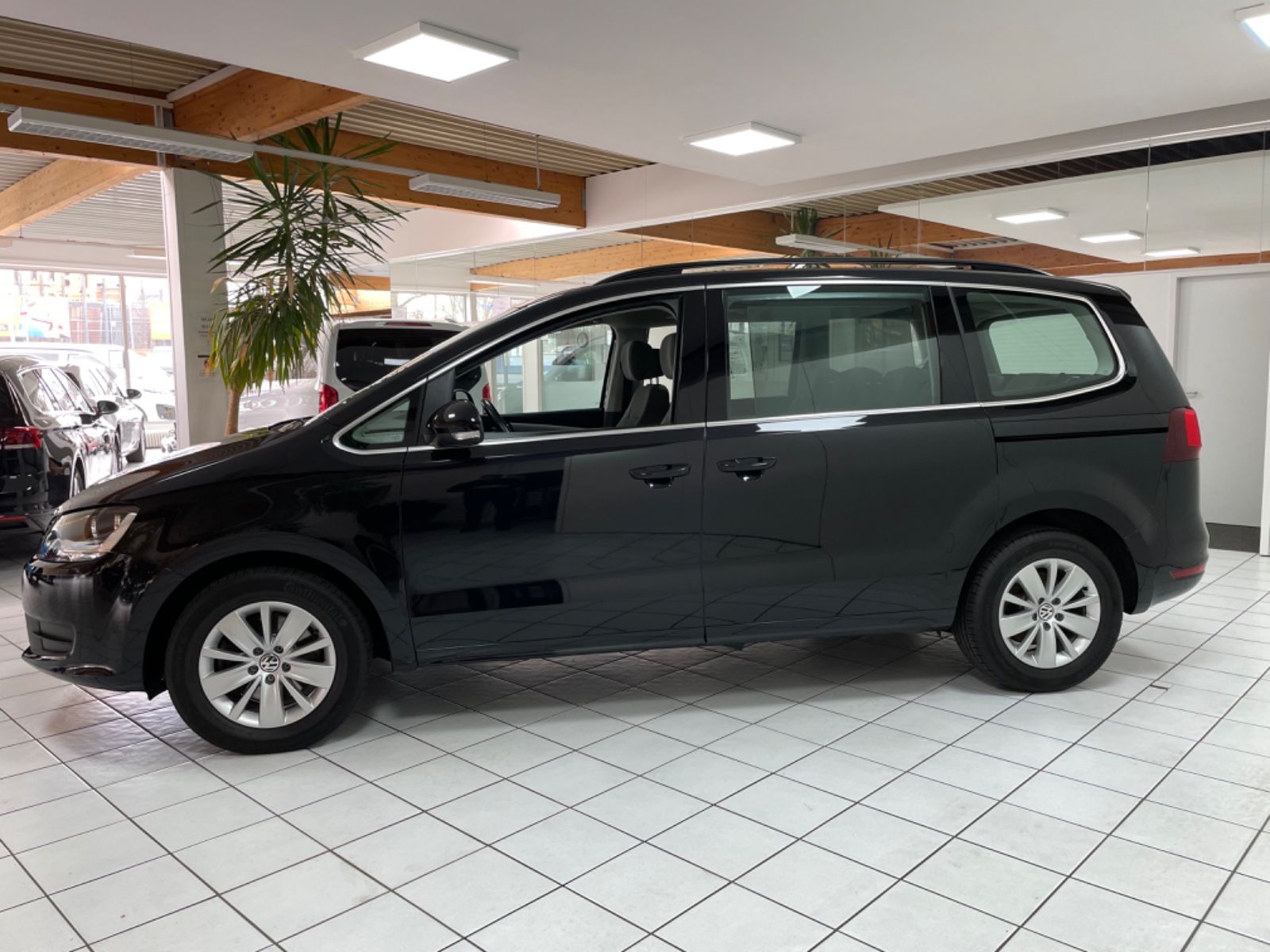 Fahrzeugabbildung Volkswagen Sharan Comfortline BMT/Start-Stopp*7 Sitzer