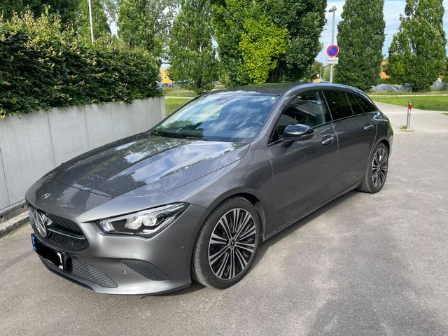 MERCEDES-BENZ CLA 180 Shooting Brake -