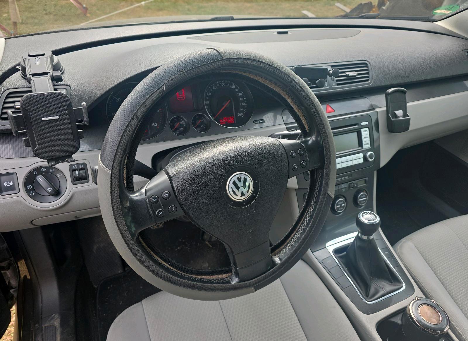Volkswagen  2006 — салон
