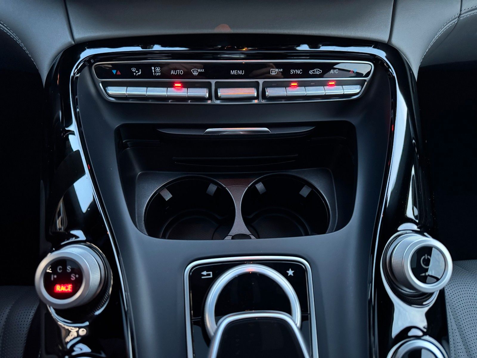 Fahrzeugabbildung Mercedes-Benz AMG GT C Edition50 Keramik+Pano+Burm+AGA