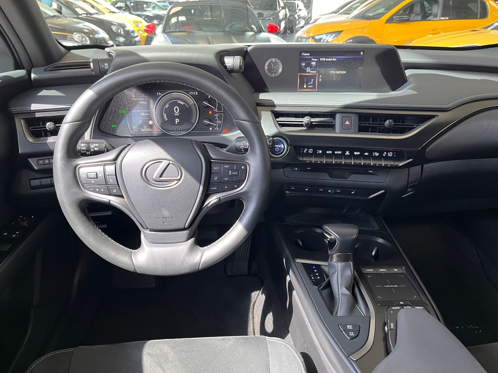 Fahrzeugabbildung Lexus UX 250 h Style Edition Full Link RFK KLIMA LED