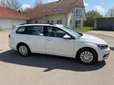 Volkswagen Notverkauf VW Golf VII - Kombis mit Unfallschaden