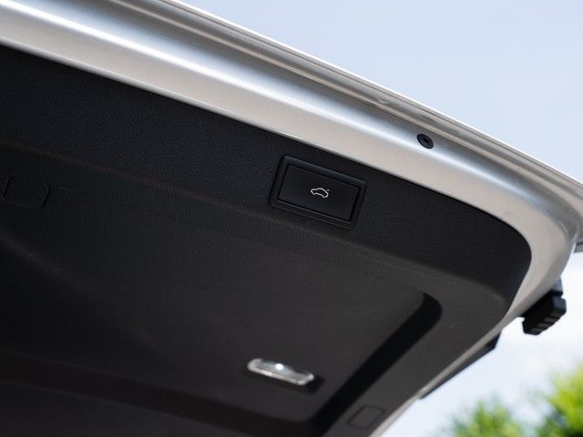 Superb Combi 2.0 TDI Sportline DSG MATRIX+DCC+NA