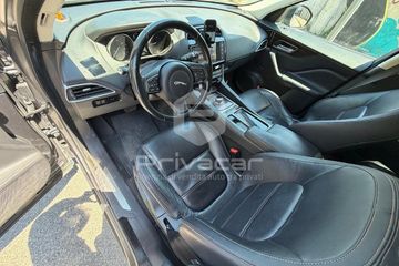 Jaguar F-Pace - 9