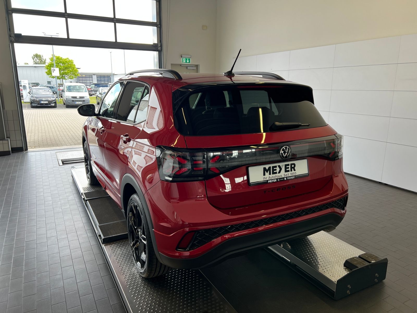 Fahrzeugabbildung Volkswagen T-Cross R-Line 1.5 TSI DSG *AHK,BlackStyle,Navi,