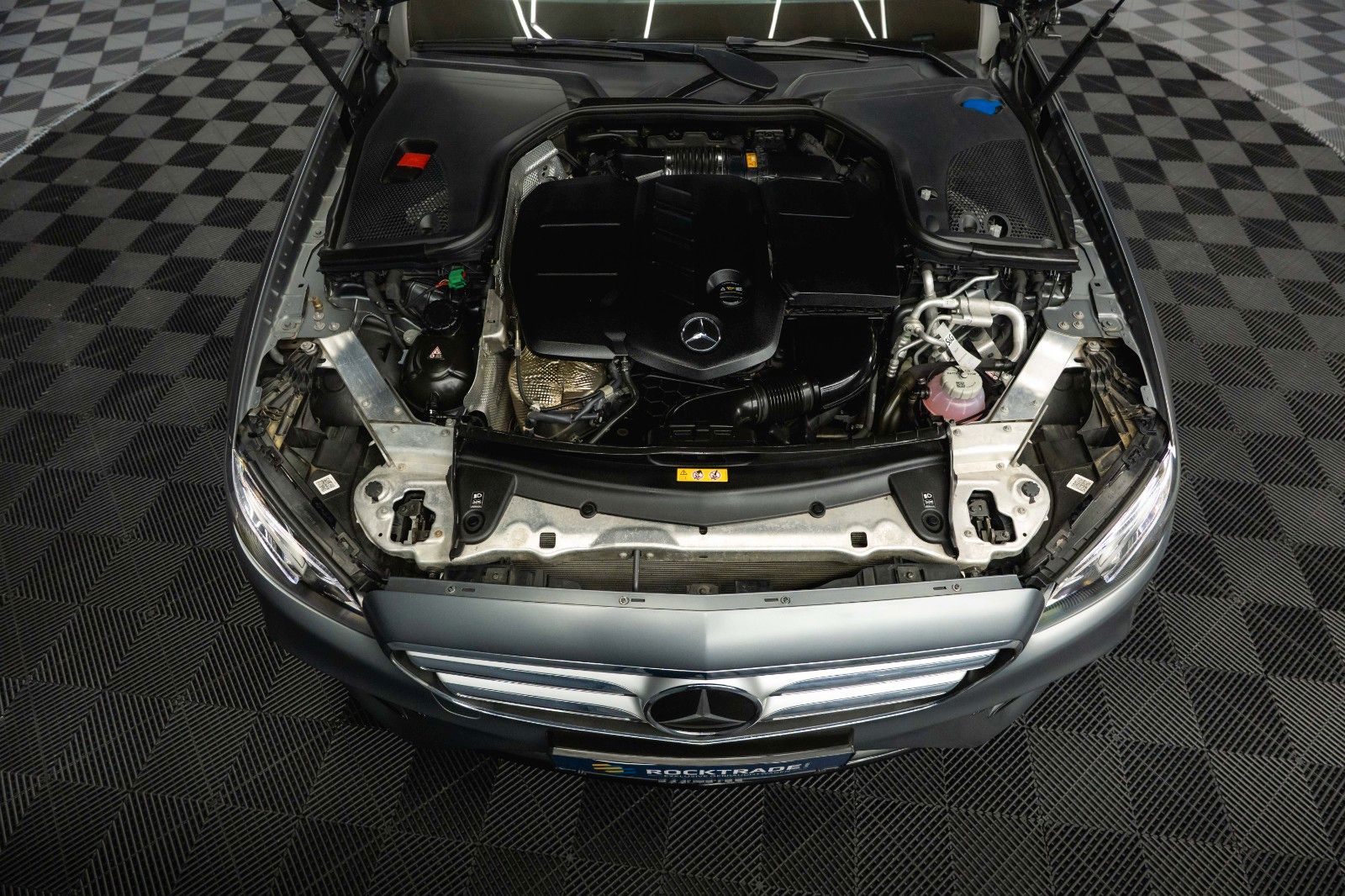 Fahrzeugabbildung Mercedes-Benz E 300de AMG Night-Paket Designo *Pano*ACC*LED*